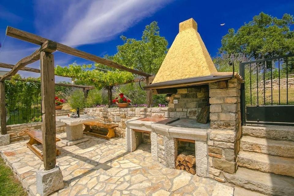グロジュニャン Casa Mazuliヴィラ エクステリア 写真